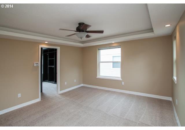 953 Northeast South Shore Road Portland, OR 97211 - Photo 6 of 15 Gallery Image 6