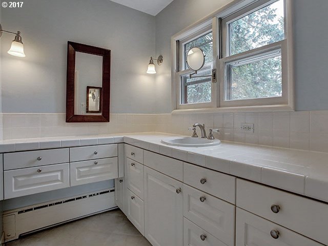 2297 Southwest Humphrey Park Road Portland, OR 97221 - Photo 13 of 30 Gallery Image 13