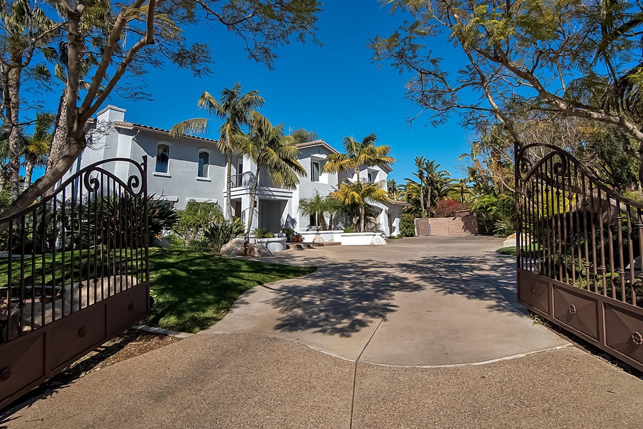 1379 Bello Mar Drive Encinitas, CA 92024 - Photo 3 of 25