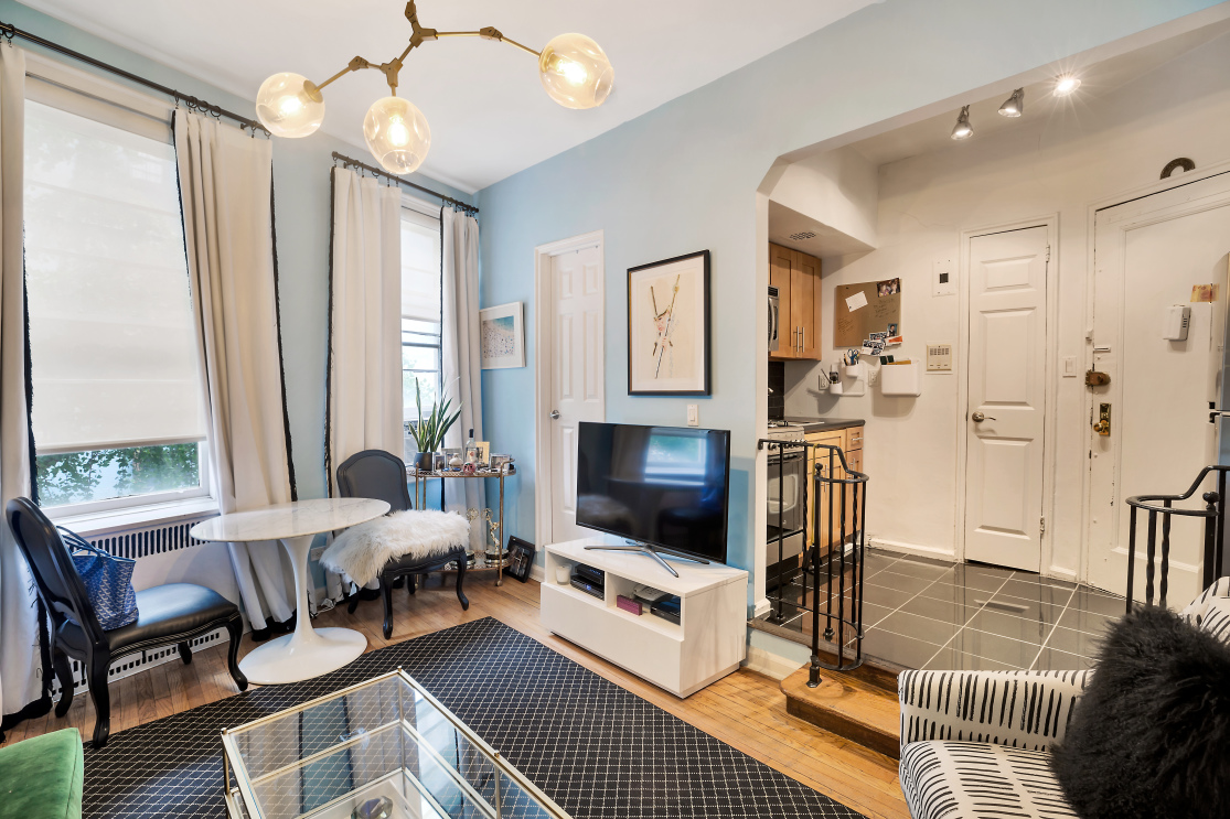 101 Perry Street, Unit 2H Manhattan, NY 10014 - Photo 2 of 3