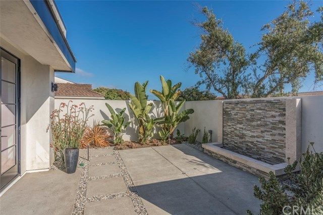 $3,900,000 | 925 Sandcastle Drive, Corona del Mar, CA 92625