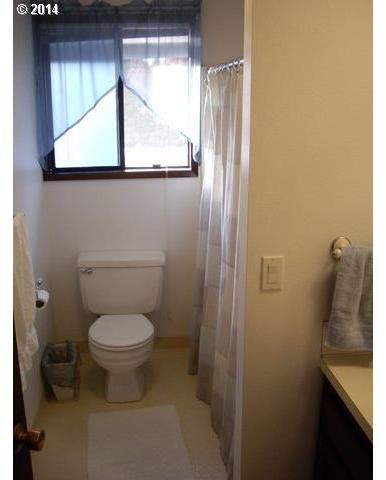 1307 Southwest 23rd Street Pendleton, OR 97801 - Photo 6 of 16