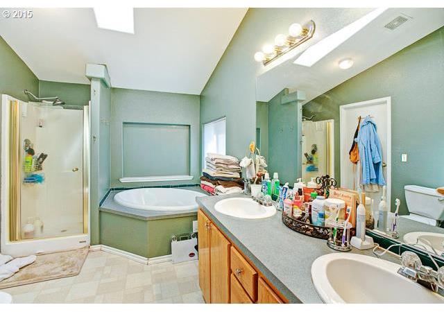 19106 Allinson Road Northeast Hubbard, OR 97032 - Photo 5 of 16 Gallery Image 5