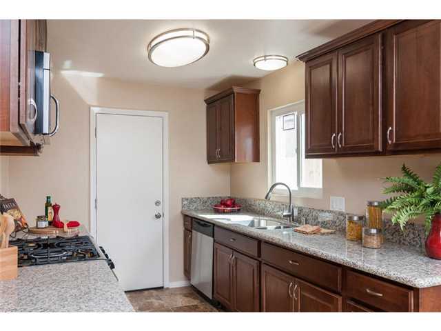 616 Parkbrook Street Spring Valley, CA 91977 - Photo 7 of 21