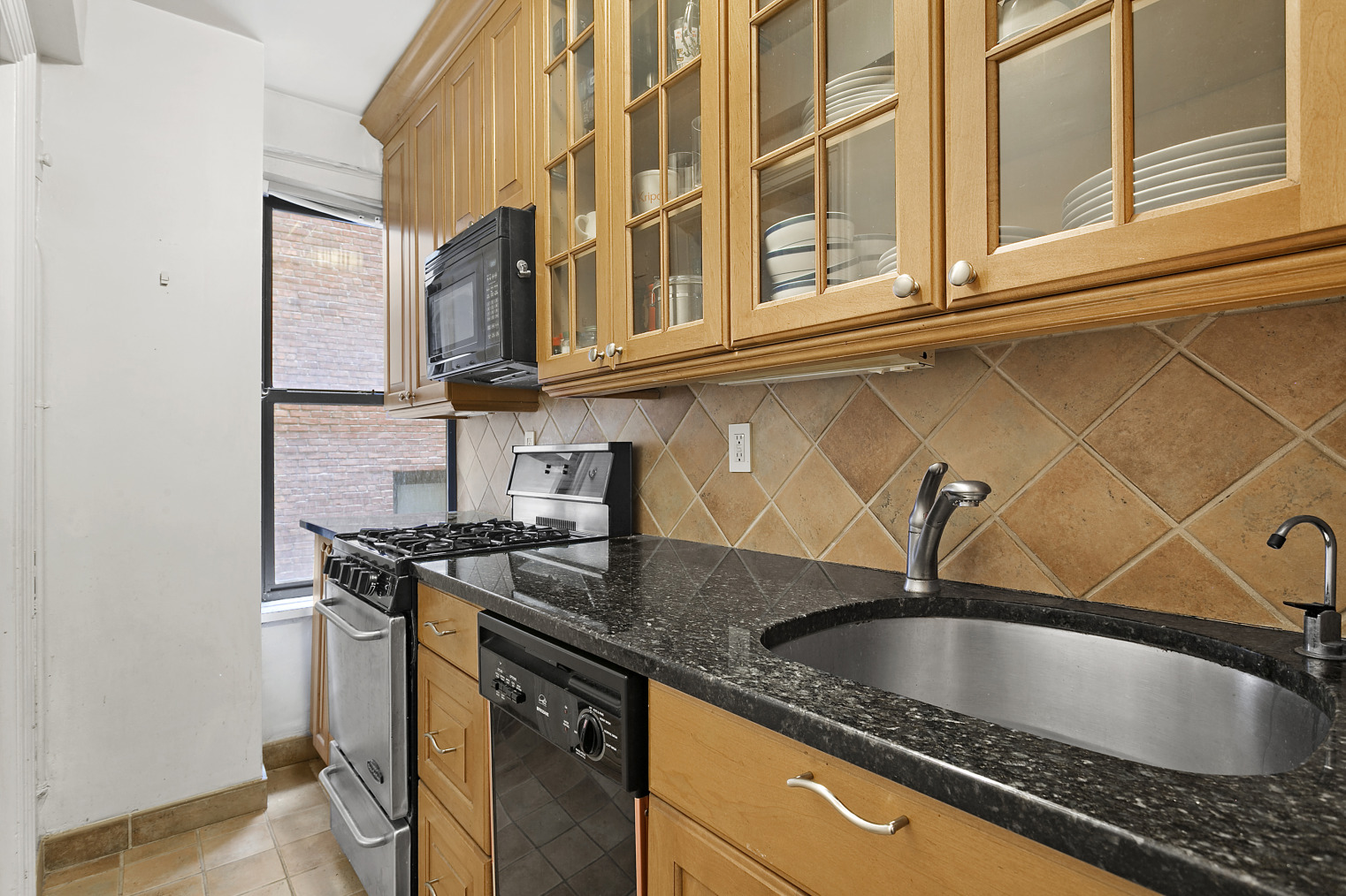 319 East 50th Street, Unit 6A Manhattan, NY 10022 - Photo 3 of 5