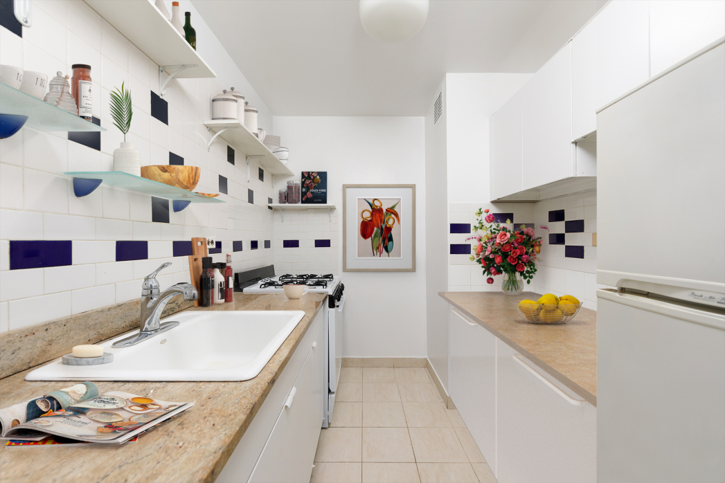 150 West End Avenue, Unit 2J Manhattan, NY 10023 - Photo 3 of 8