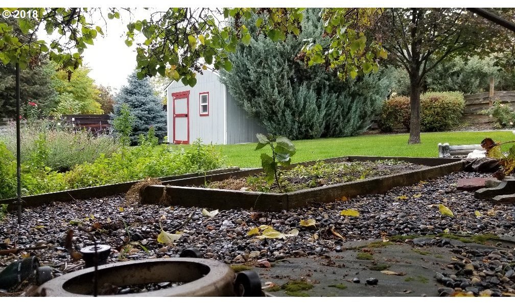 1026 Southwest 30th Street Pendleton, OR 97801 - Photo 11 of 32
