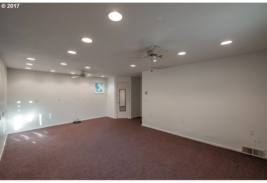 7070 Wheatland Road North Keizer, OR 97303 - Photo 18 of 32 Gallery Image 18