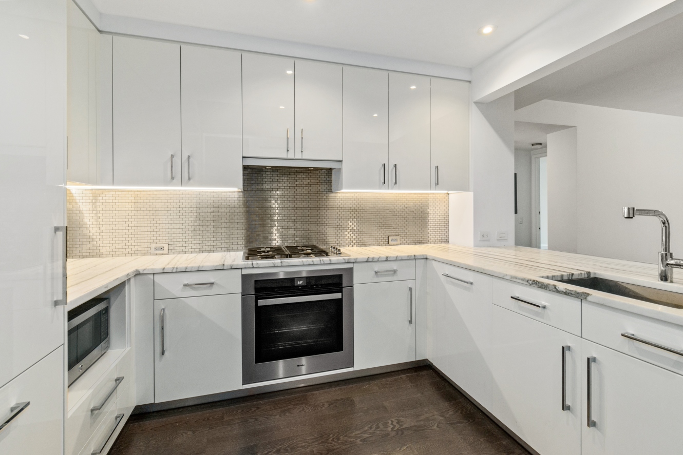 50 Riverside Boulevard, Unit 9J Manhattan, NY 10069 - Photo 2 of 9