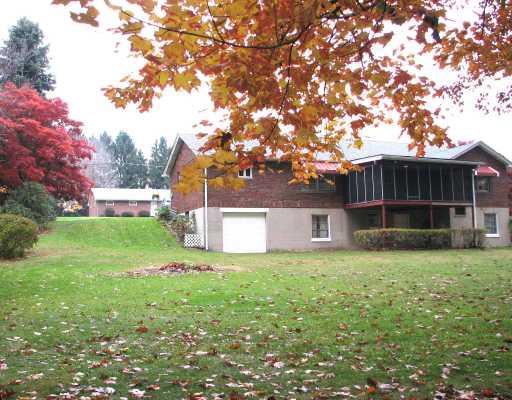 135 Artlee Avenue Butler, PA 16001 - Photo 6 of 8 Gallery Image 6