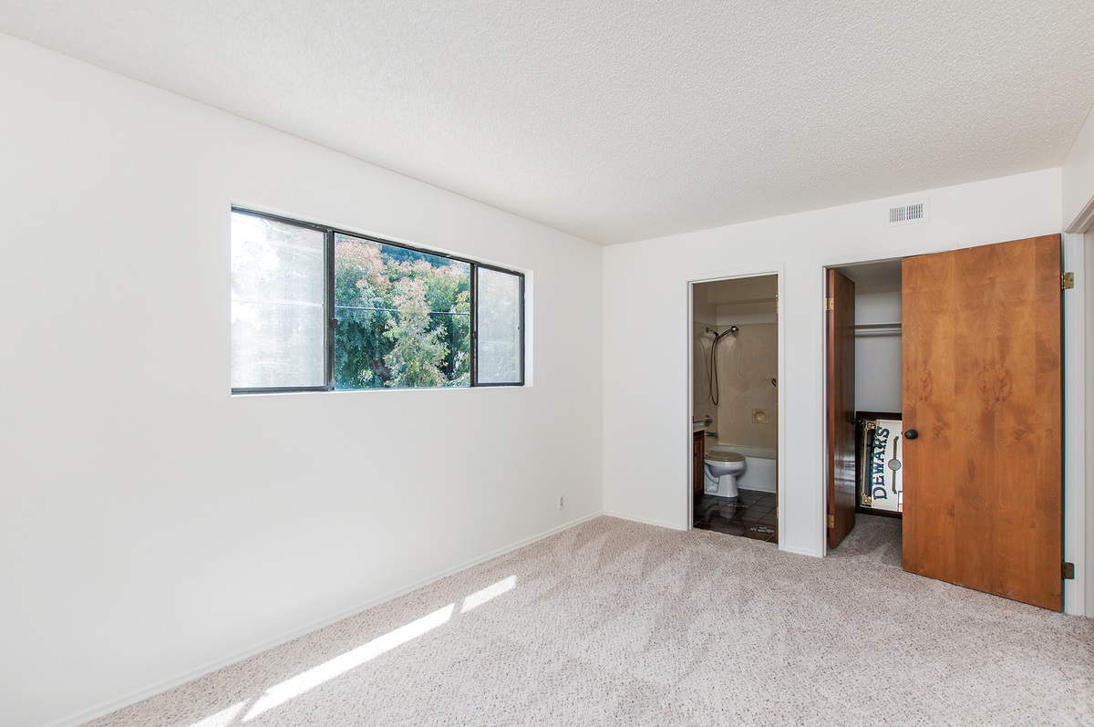 921 E Avenue, Unit E Coronado, CA 92118 - Photo 12 of 14