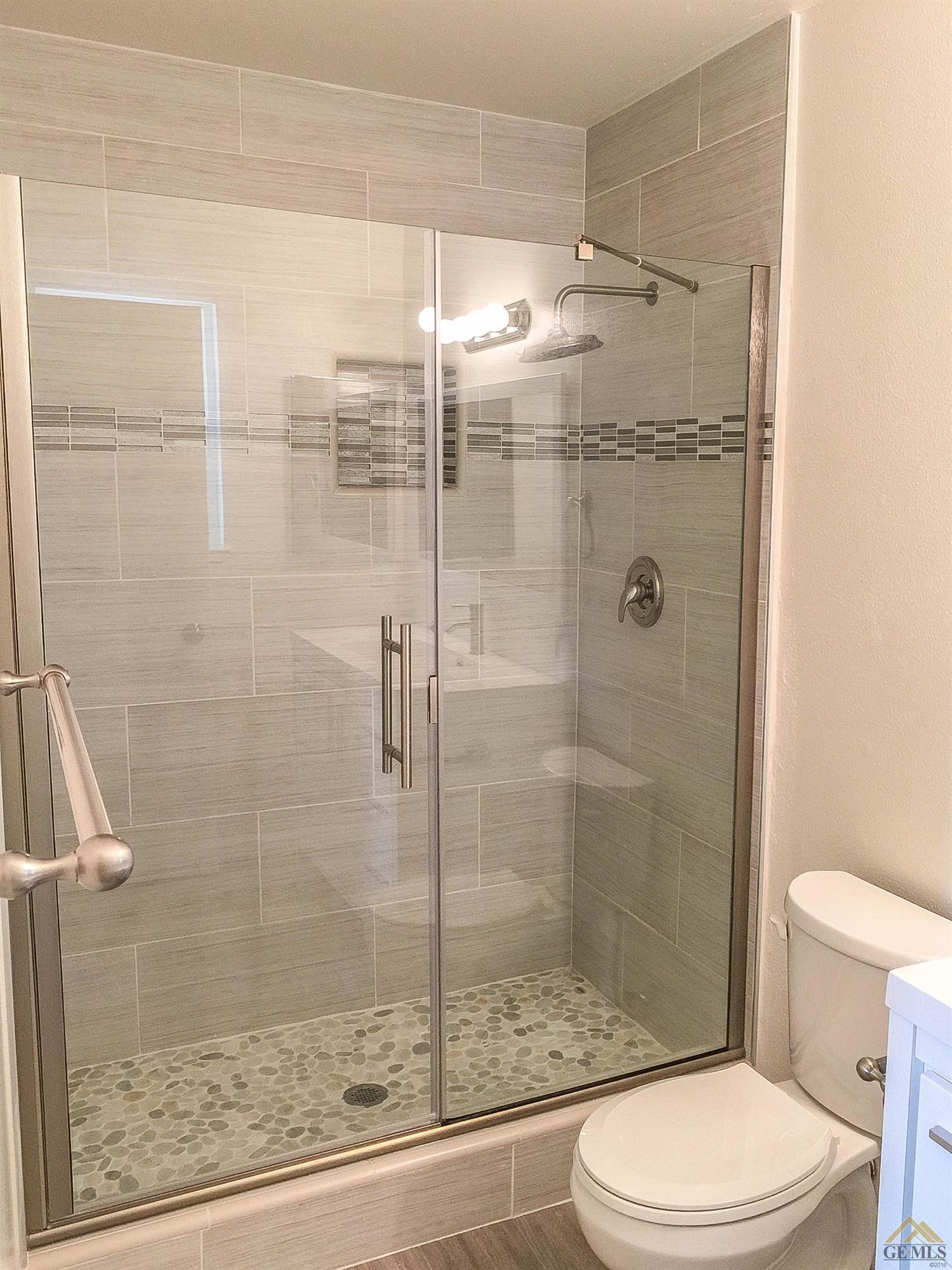 2404 Fairview Road Bakersfield, CA 93304 - Photo 19 of 21 Gallery Image 19