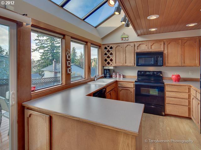 427 Southwest Overlook Court Gresham, OR 97080 - Photo 7 of 16 Gallery Image 7