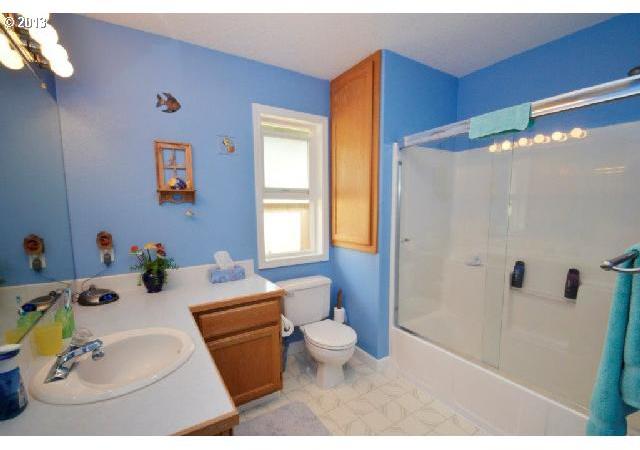 12170 Southwest 9th Street Beaverton, OR 97005 - Photo 14 of 16 Gallery Image 14