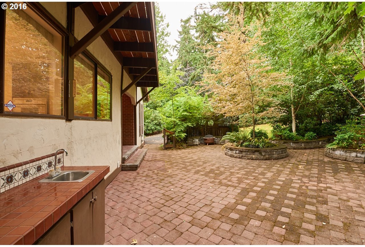 18700 Southwest Hart Road Beaverton, OR 97007 - Photo 9 of 31 Gallery Image 9
