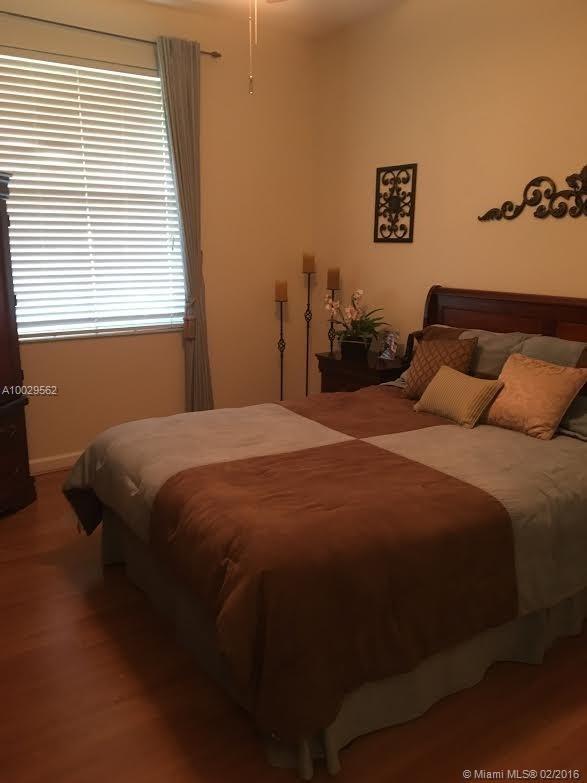 Encantada Pembroke Pines, FL 33029 - Photo 18 of 33