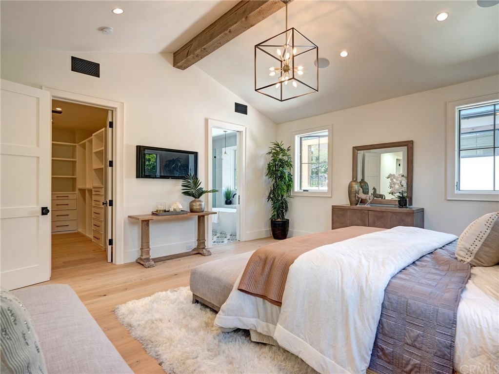 559 31st Street Manhattan Beach, CA 90266 - Photo 17 of 49 Master bedroom - with large walk-in closet and en-suite master bathroom. Whole home surround sound.