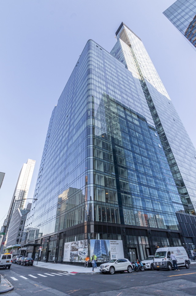 Star Tower LIC 27-17 42nd Rd, Queens, NY 11101 - Photo 2 of 8