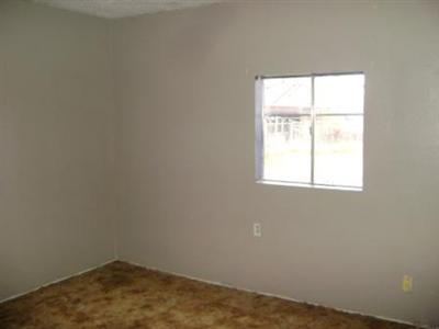 606 Sharon Place Bakersfield, CA 93308 - Photo 8 of 10