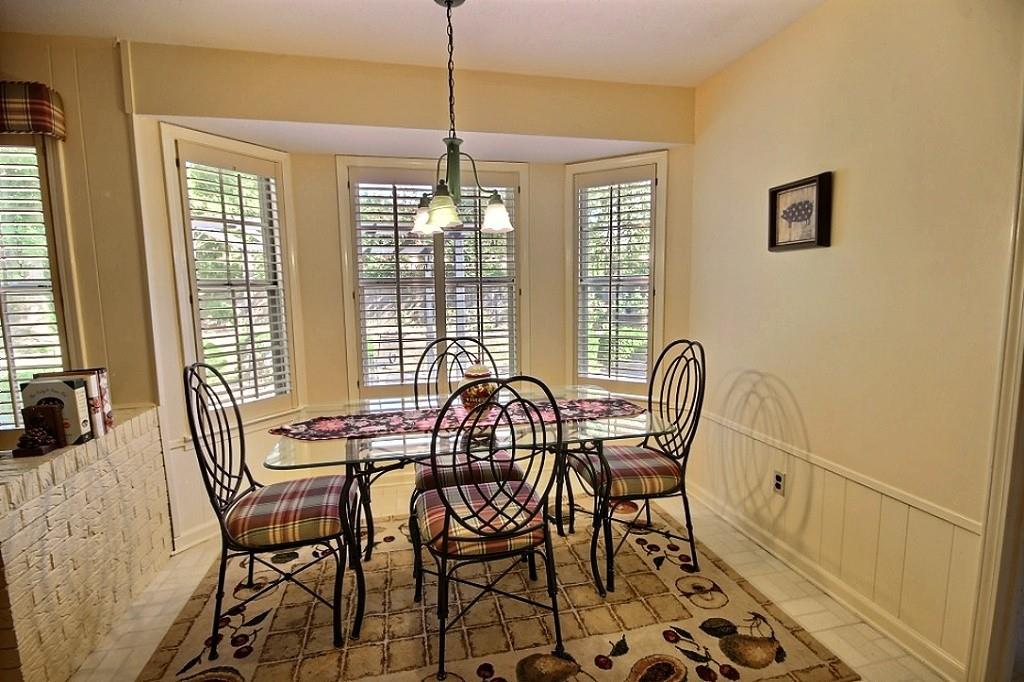 6414 Trafalgar Road Memphis, TN 38134 - Photo 8 of 16 Nice and bright breakfast area