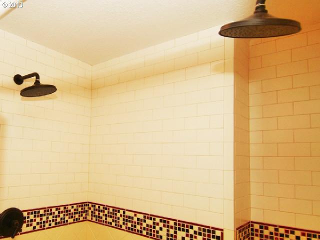 6927 Southwest 27th Avenue Portland, OR 97219 - Photo 10 of 16