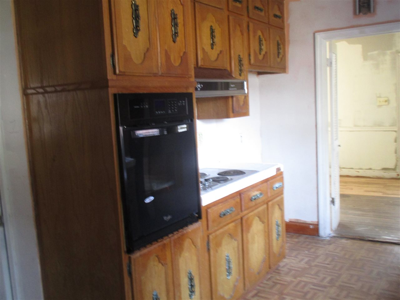 1069 Alden Road Memphis, TN 38116 - Photo 6 of 14 Single Oven and Cook Top