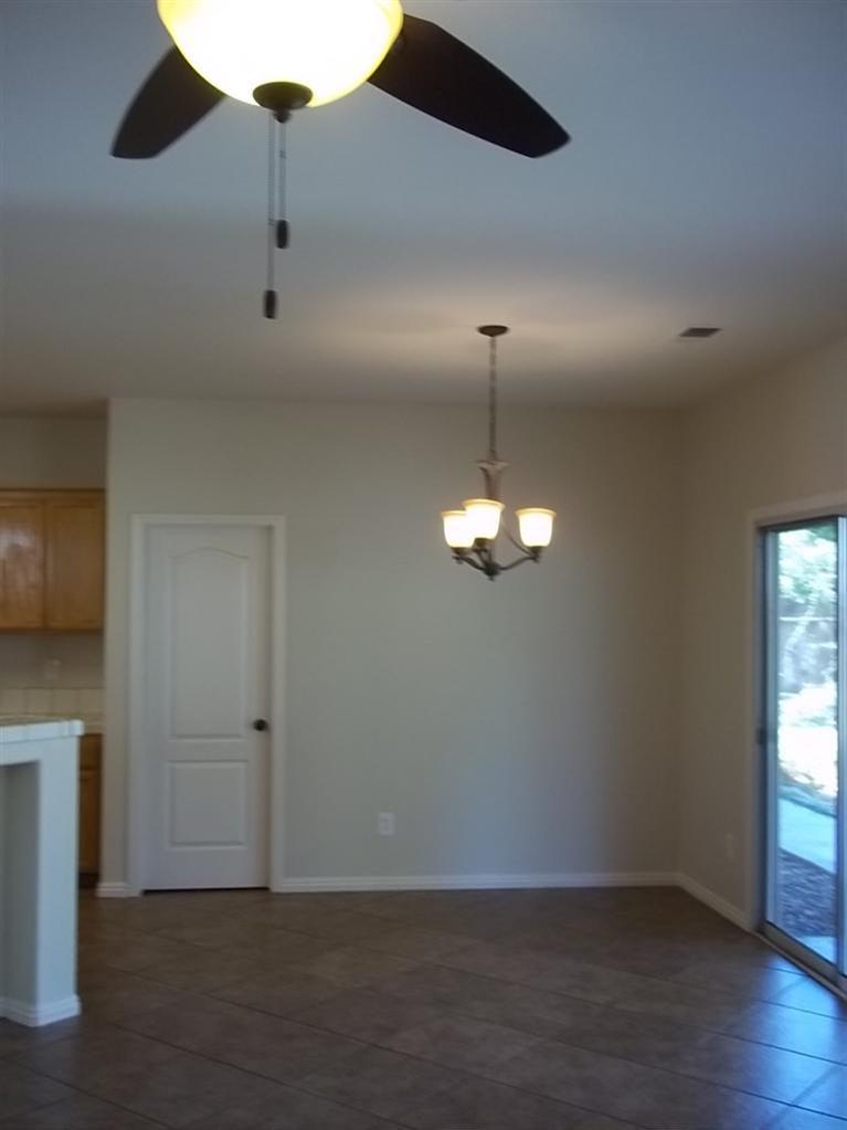 6920 Raven Pass Street Bakersfield, CA 93313 - Photo 4 of 10