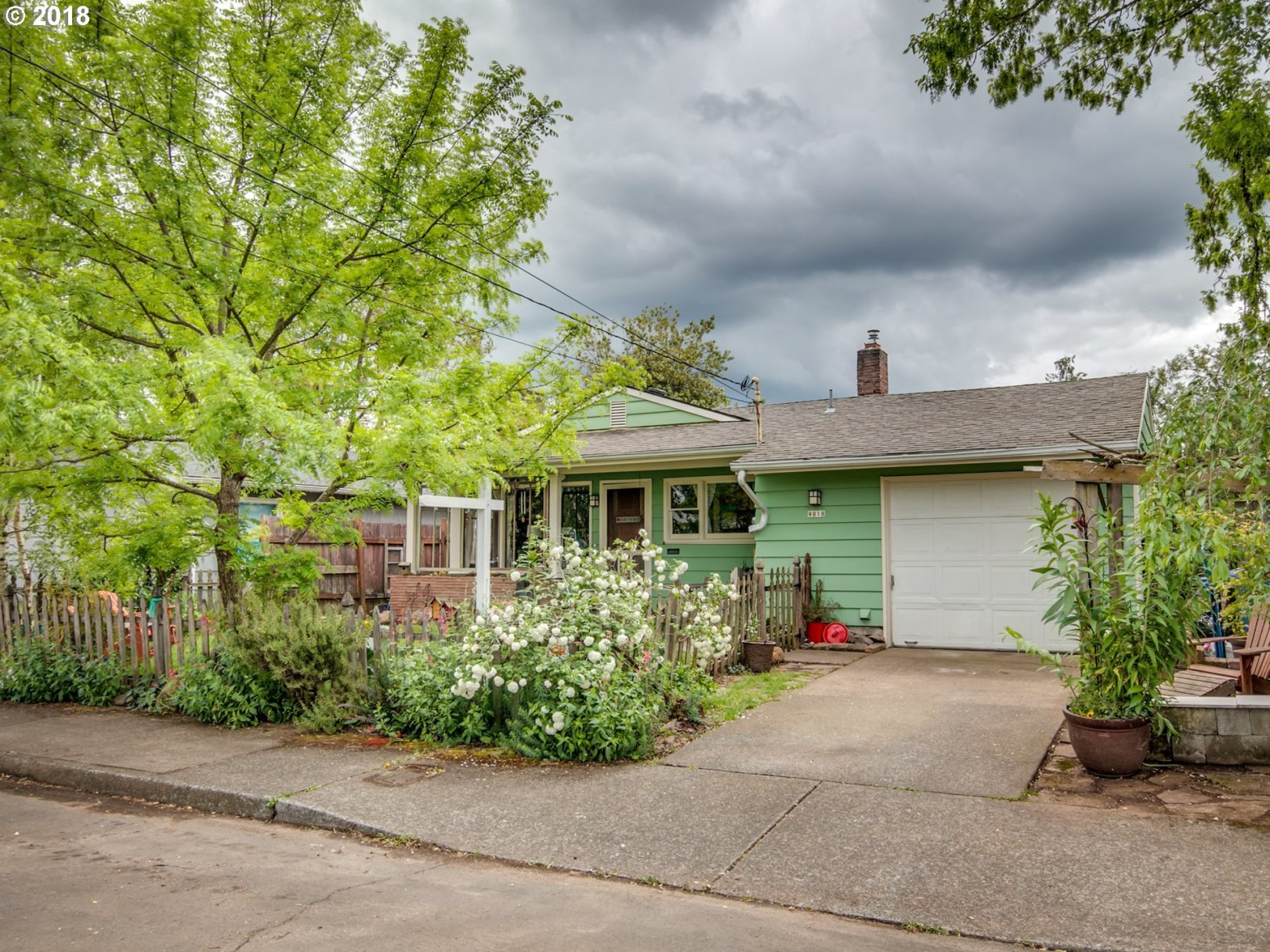 9818 Southeast Reedway Street Portland, OR 97266 - Photo 1 of 17 Gallery Image 1