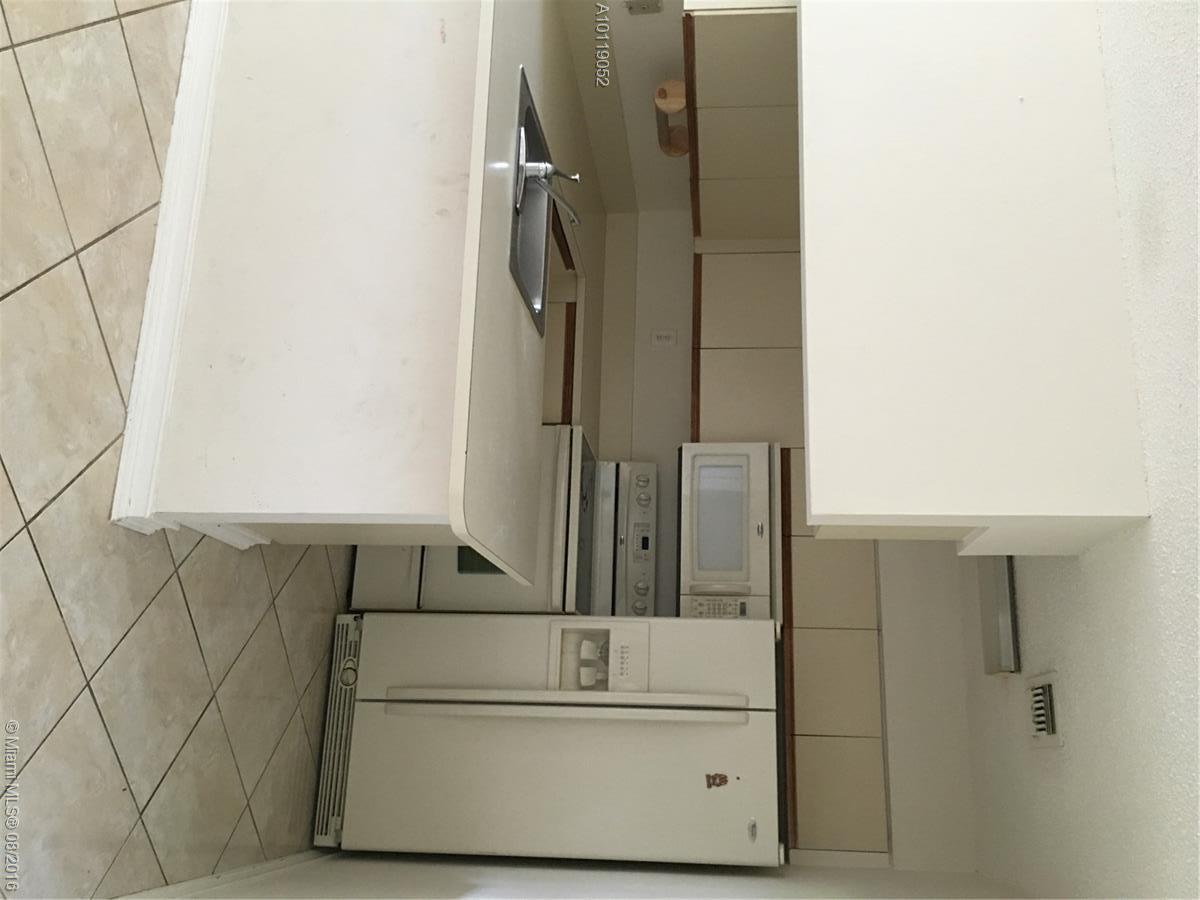 17320 Northwest 67th Place, Unit F7 Hialeah, FL 33015 - Photo 4 of 15