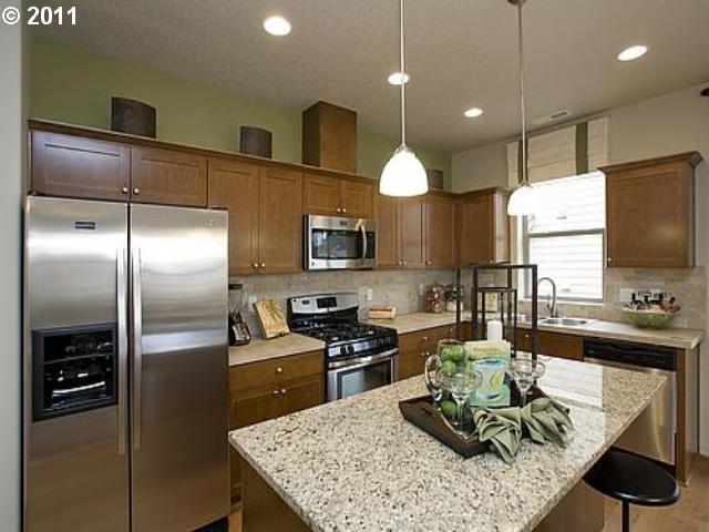 13649 Southwest Fischer Road, Unit L196 King City, OR 97224 - Photo 2 of 13 Gallery Image 2