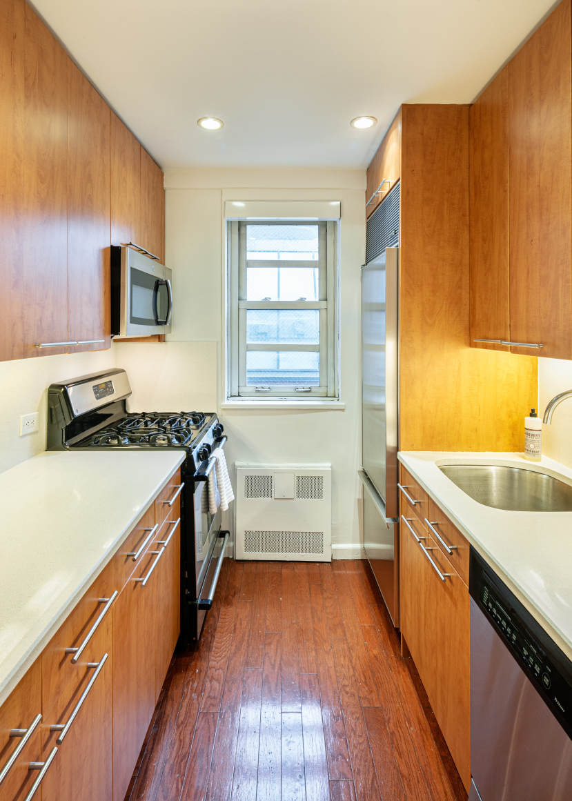 20 East 68th Street, Unit 6F Manhattan, NY 10065 - Photo 3 of 7