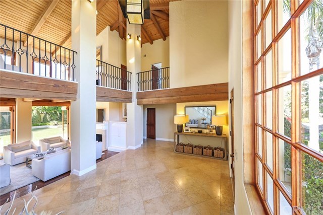 419 Signal Road Newport Beach, CA 92663 - Photo 3 of 23 Formal foyer with high ceilings.