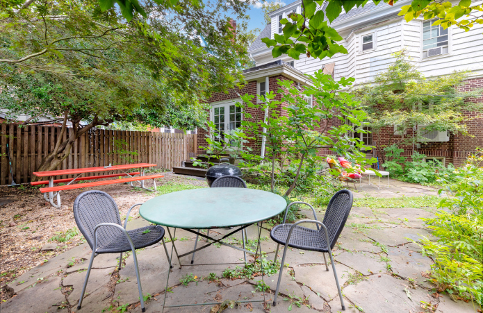 444 E 19th St, Brooklyn, NY 11226 - Photo 2 of 3