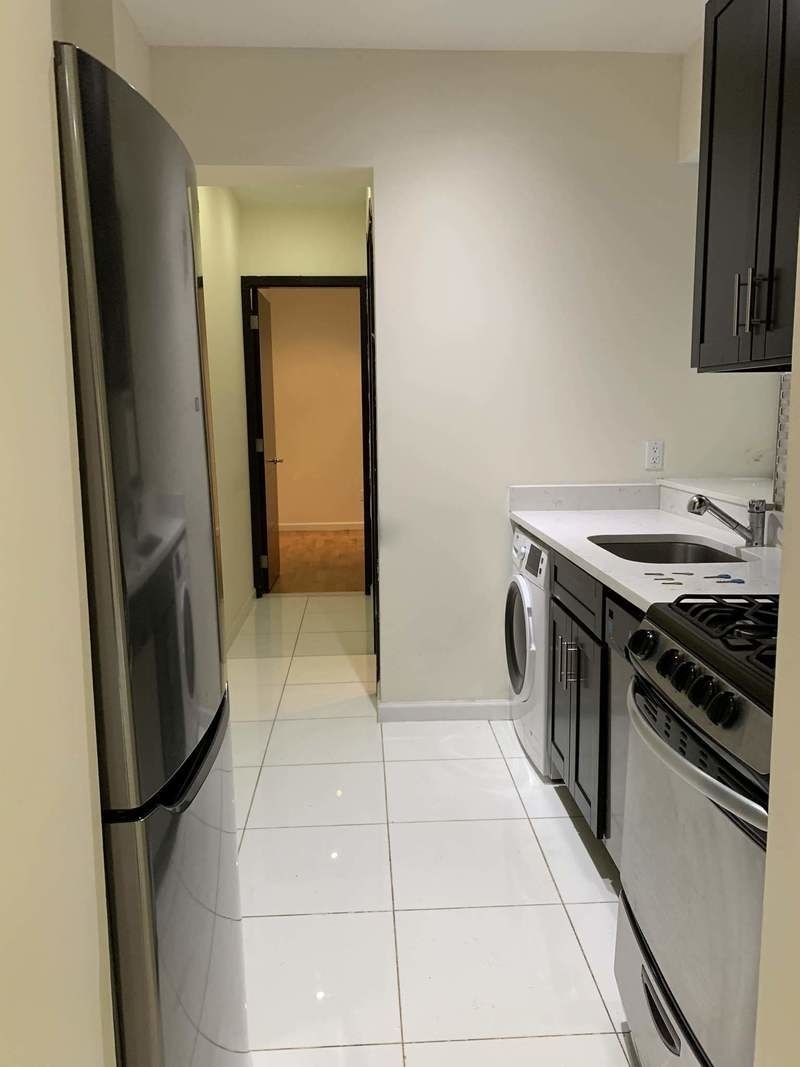 4 Manhattan Avenue, Unit A Manhattan, NY 10025 - Photo 2 of 9