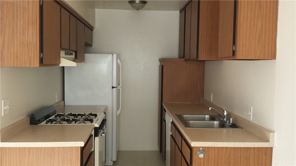 121 7th Street Seal Beach, CA 90740 - Photo 1 of 5