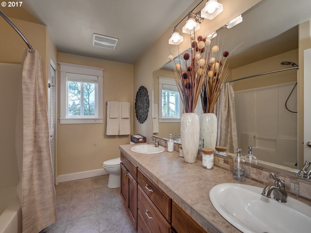 6071 Southwest Prosperity Park Road Tualatin, OR 97062 - Photo 13 of 31 Gallery Image 13