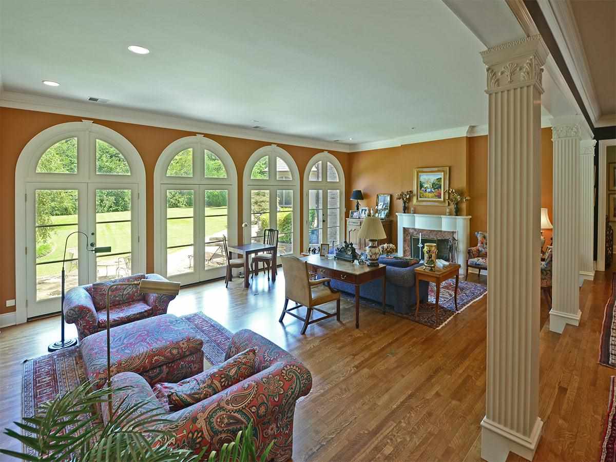 4450 Chickasaw Road Memphis, TN 38117 - Photo 5 of 20 Gallery Image 5