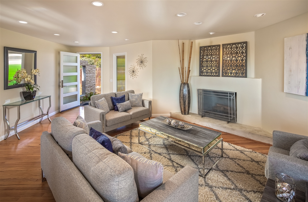 350 East Glaucus Street Encinitas, CA 92024 - Photo 4 of 23