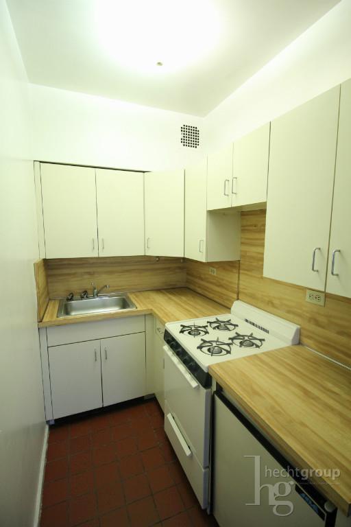 571 2nd Avenue, Unit 2A Manhattan, NY 10016 - Photo 3 of 5