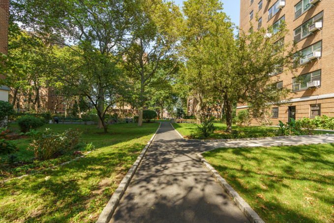 Queensview 21-55 34th Ave, Queens, NY 11106 - Photo 2 of 2