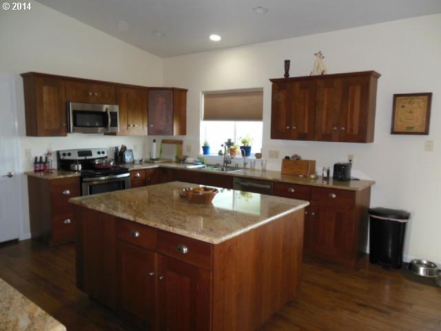 49585 Stateline Road Milton Freewater, OR 97862 - Photo 8 of 16