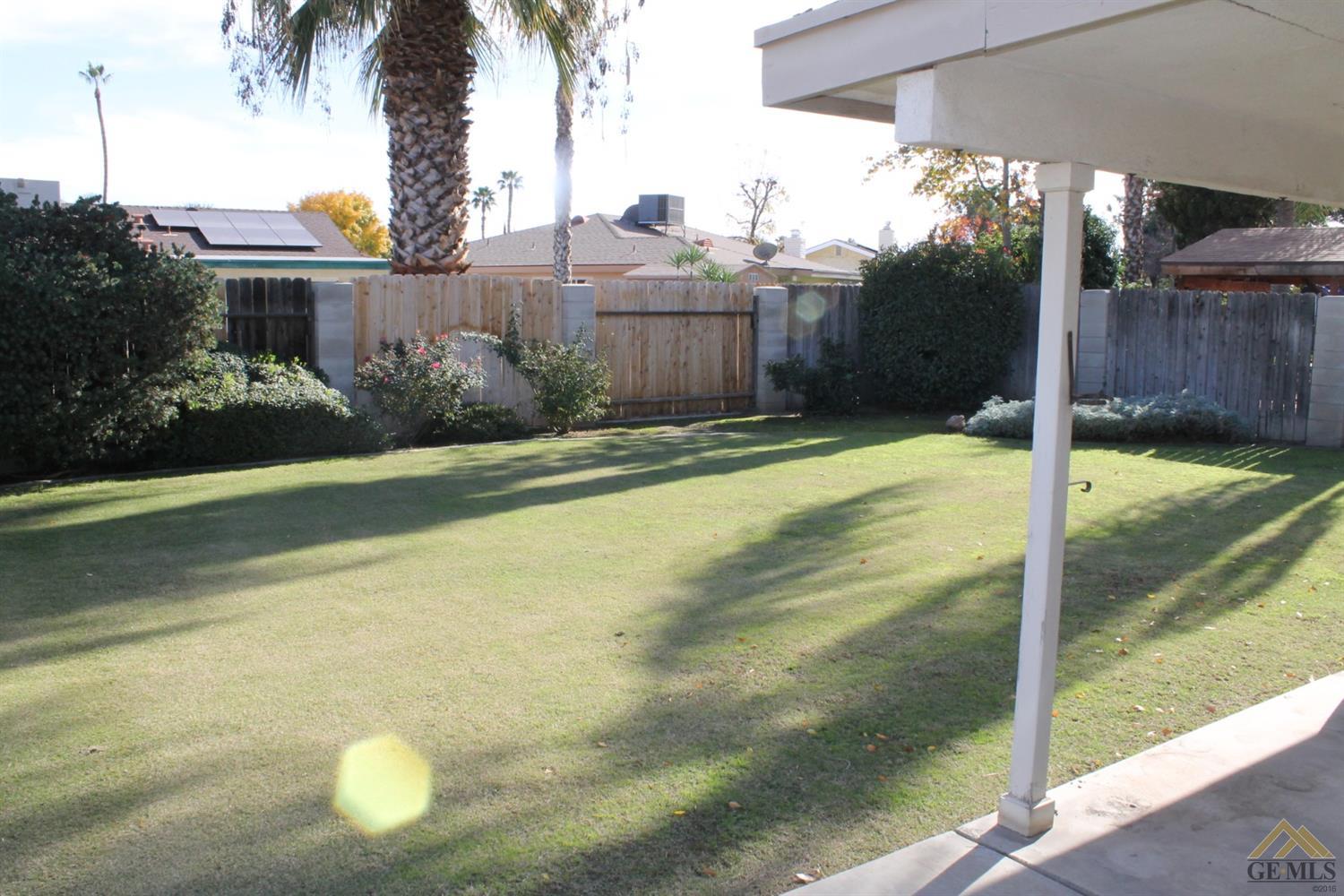 2300 Westminster Drive Bakersfield, CA 93309 - Photo 13 of 17