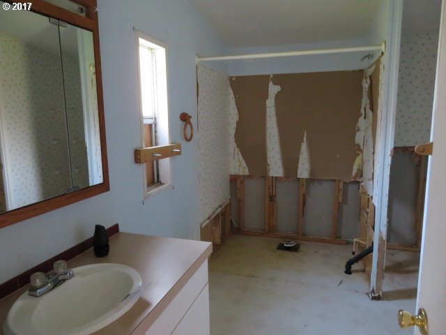 1865 Clarks Branch Road Myrtle Creek, OR 97457 - Photo 24 of 31 Gallery Image 24