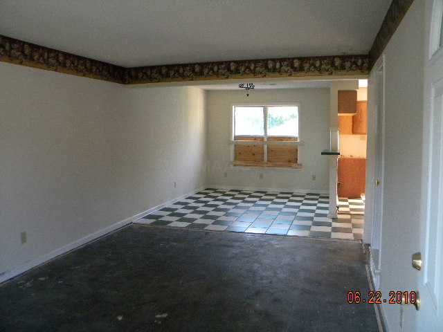 1270 Tahoe Road Memphis, TN 38109 - Photo 2 of 12 Gallery Image 2