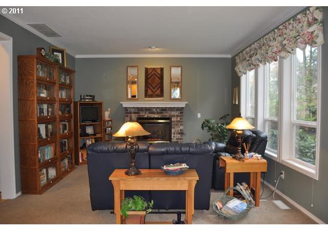 7745 Southwest Red Hawk Court Portland, OR 97224 - Photo 6 of 16 Gallery Image 6