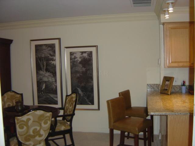 655 Riverside Drive, Unit 305A Memphis, TN 38103 - Photo 10 of 25 Breakfast Bar & Dining