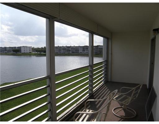 2060 Exeter, Unit 2060 Boca Raton, FL 33434 - Photo 12 of 15
