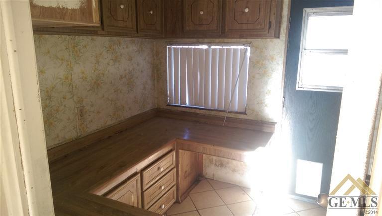 601 Pacheco Road, Unit 1 Bakersfield, CA 93307 - Photo 9 of 19