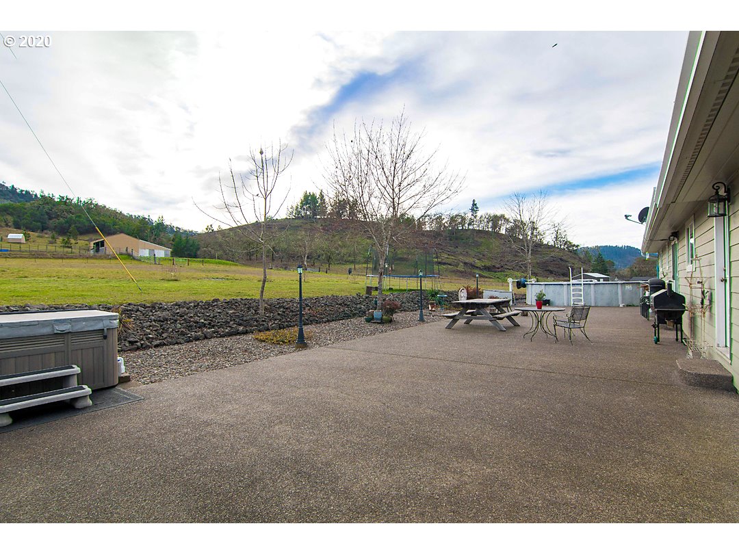 4006 Happy Valley Road Roseburg, OR 97471 - Photo 22 of 30 Gallery Image 22