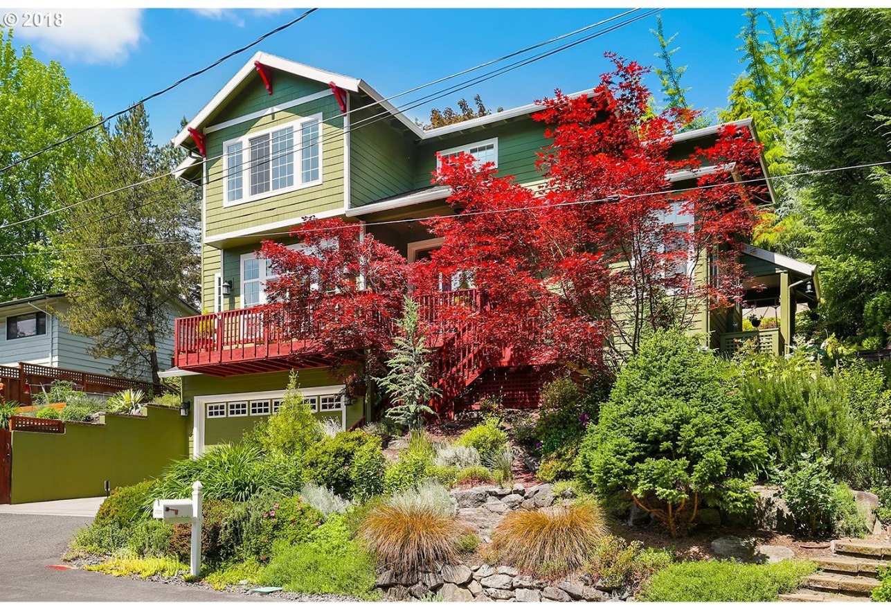 2323 Southwest Dewitt Street Portland, OR 97239 - Photo 3 of 32 Gallery Image 3